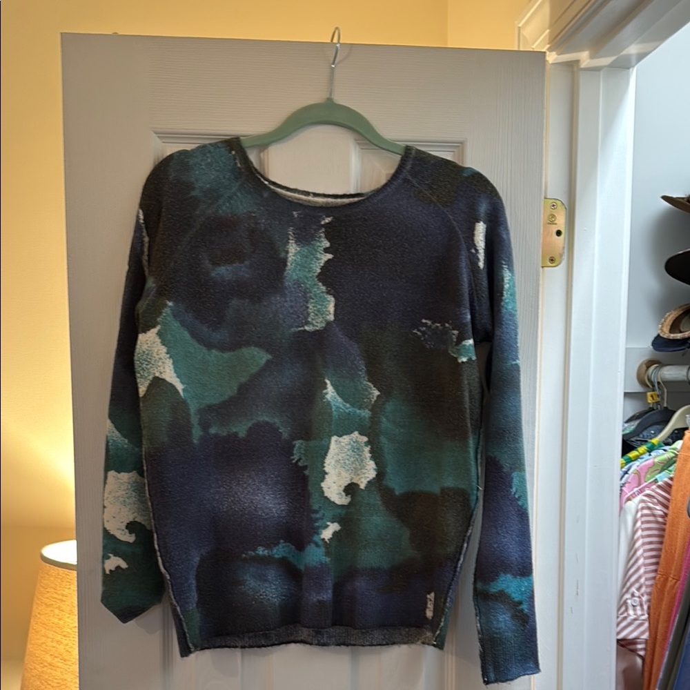 Women's Abstract Pattern Sweater - Blue and Green